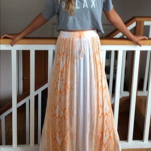 Soft cotton skirt with tie die and a side slit
